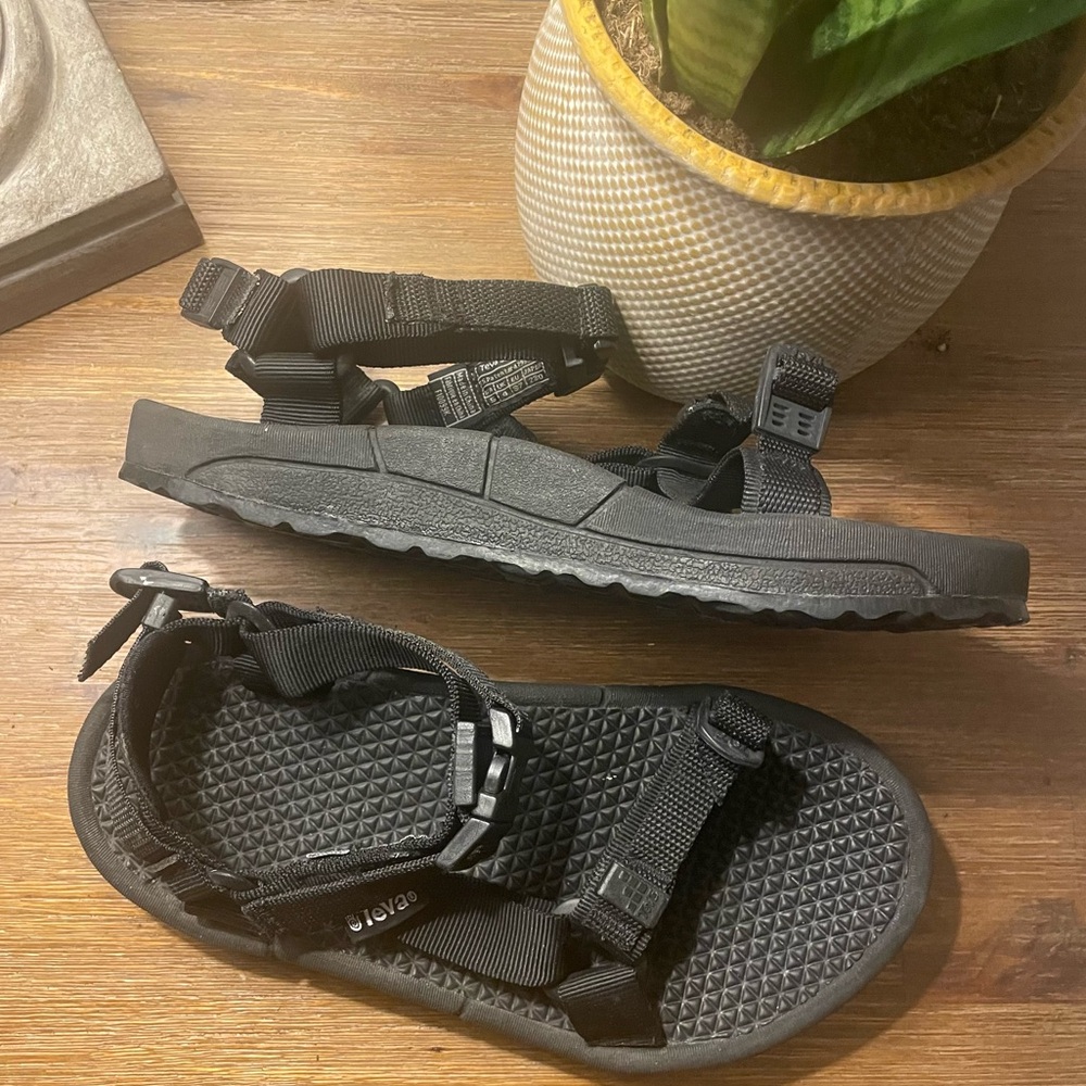 TEVA Universal Approach Sandals - Picture 3 of 14